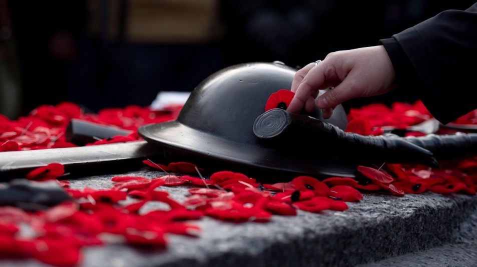 THE BUILDING UNION OF CANADA PAYS TRIBUTE TO THE FALLEN HEROES OF CANADA IN OUR PAST WARS. THE DEBT IS HUGE, AND WE WILL NEVER FORGET THE PRICE THEY PAID FOR THE FREEDOMS WE REALIZE TODAY.